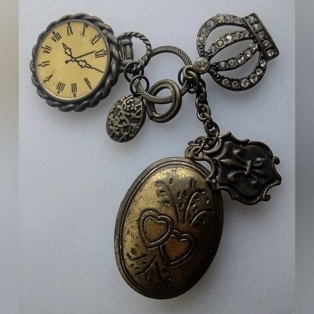 Necklace pendant/trinkets